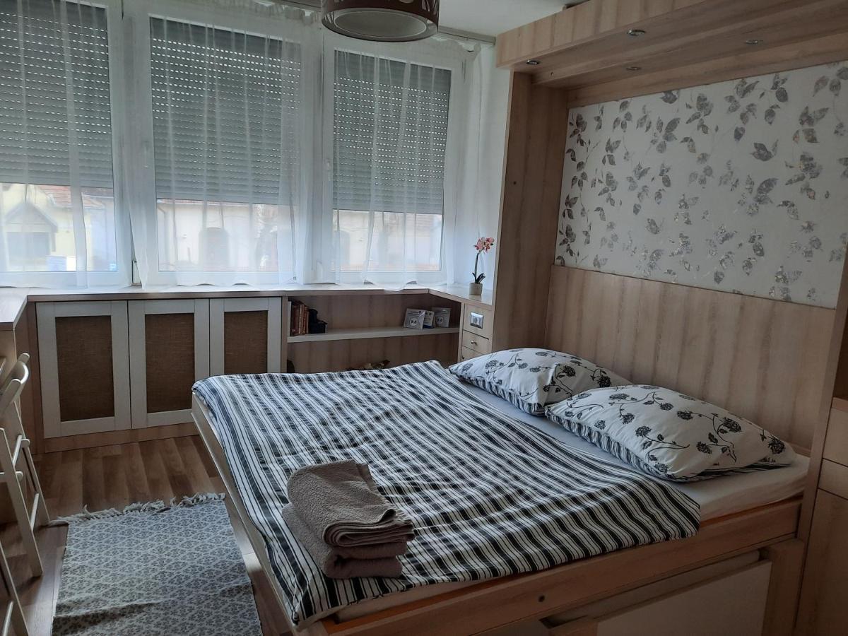 SzekszárdMikes Apartman公寓 外观 照片